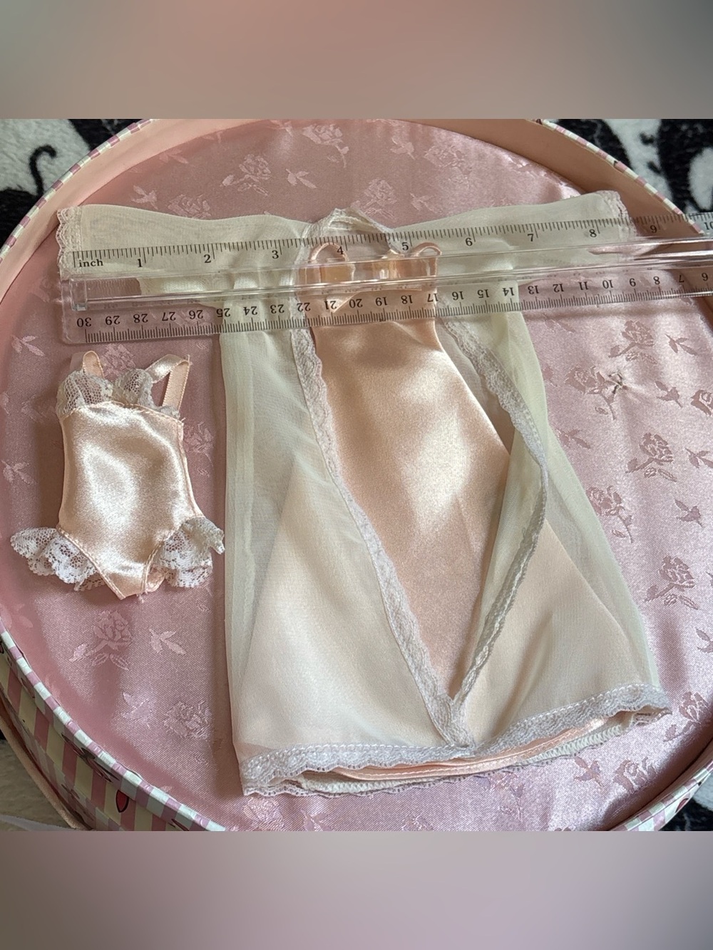 Vtg Tiny kitty collier box w earrings Sheer Pink Satin Nightgown lingerie doll - Picture 6 of 16